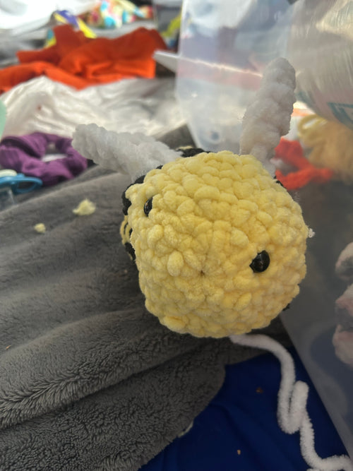 Crochet bee